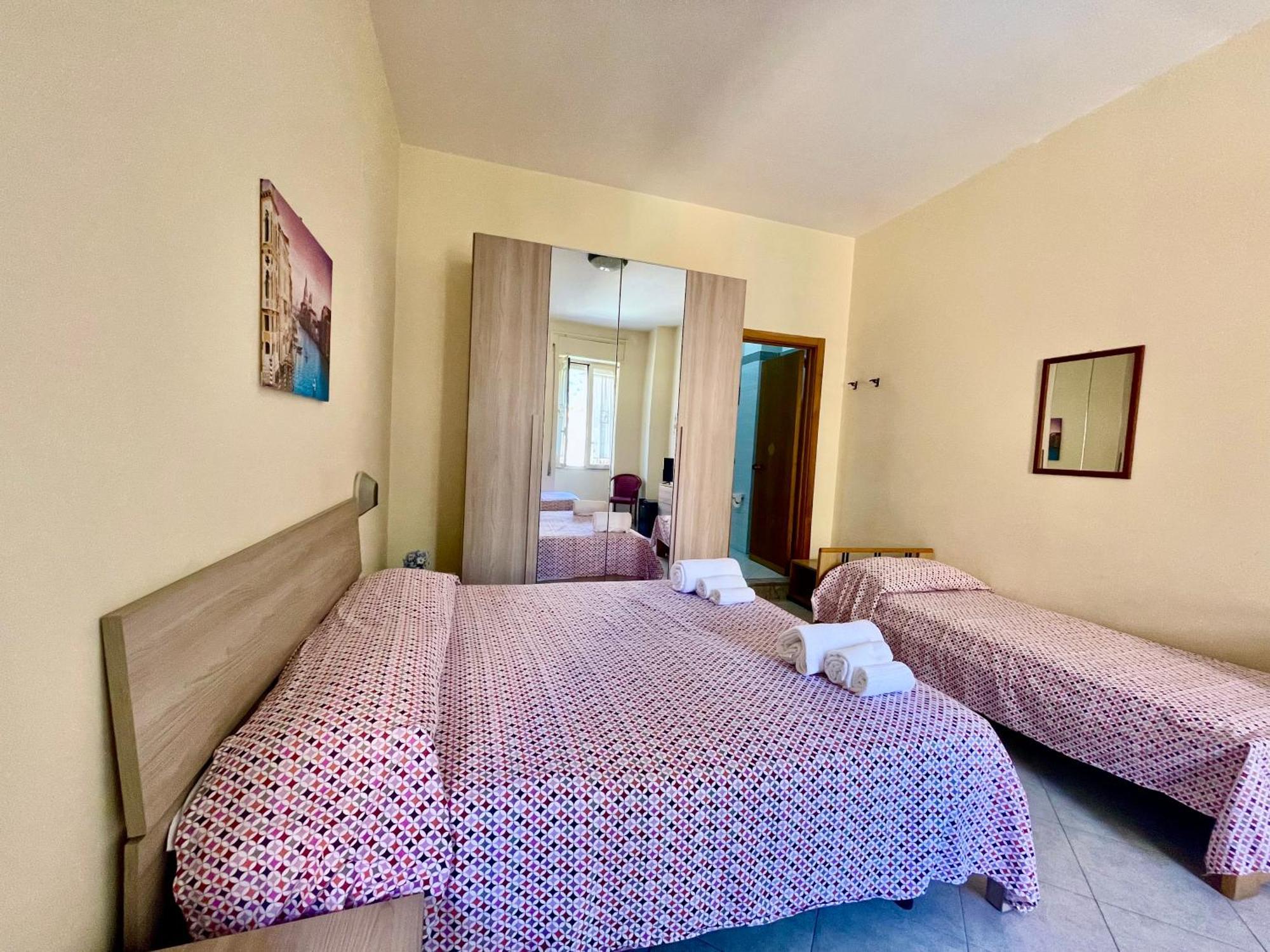 Hotel Desio Castellammare di Stabia Bagian luar foto